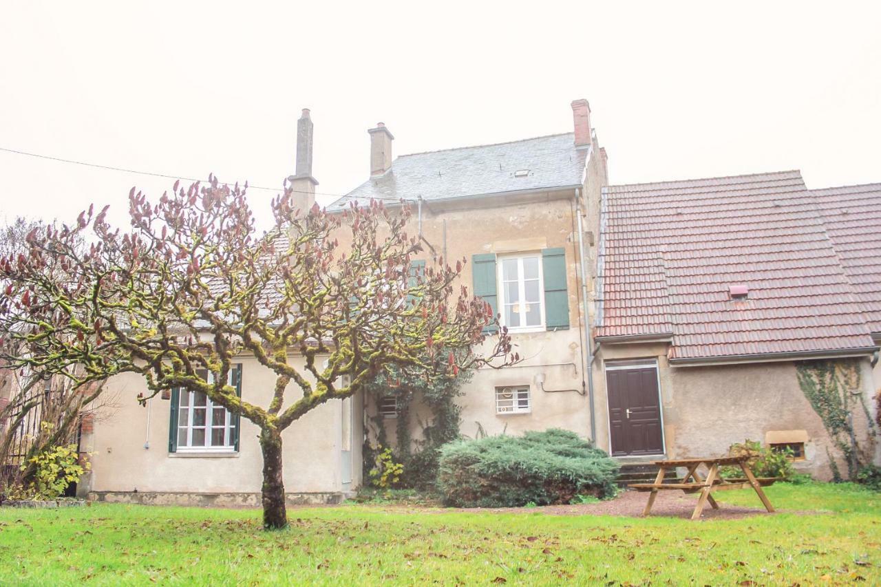 Appartement Passe Partout Lucenay-l'Eveque Exterior foto
